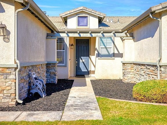 2nd image of 13248 Emerald Bay Ct