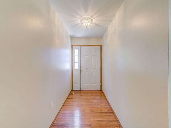 5th image of 650 Top Notch Ln