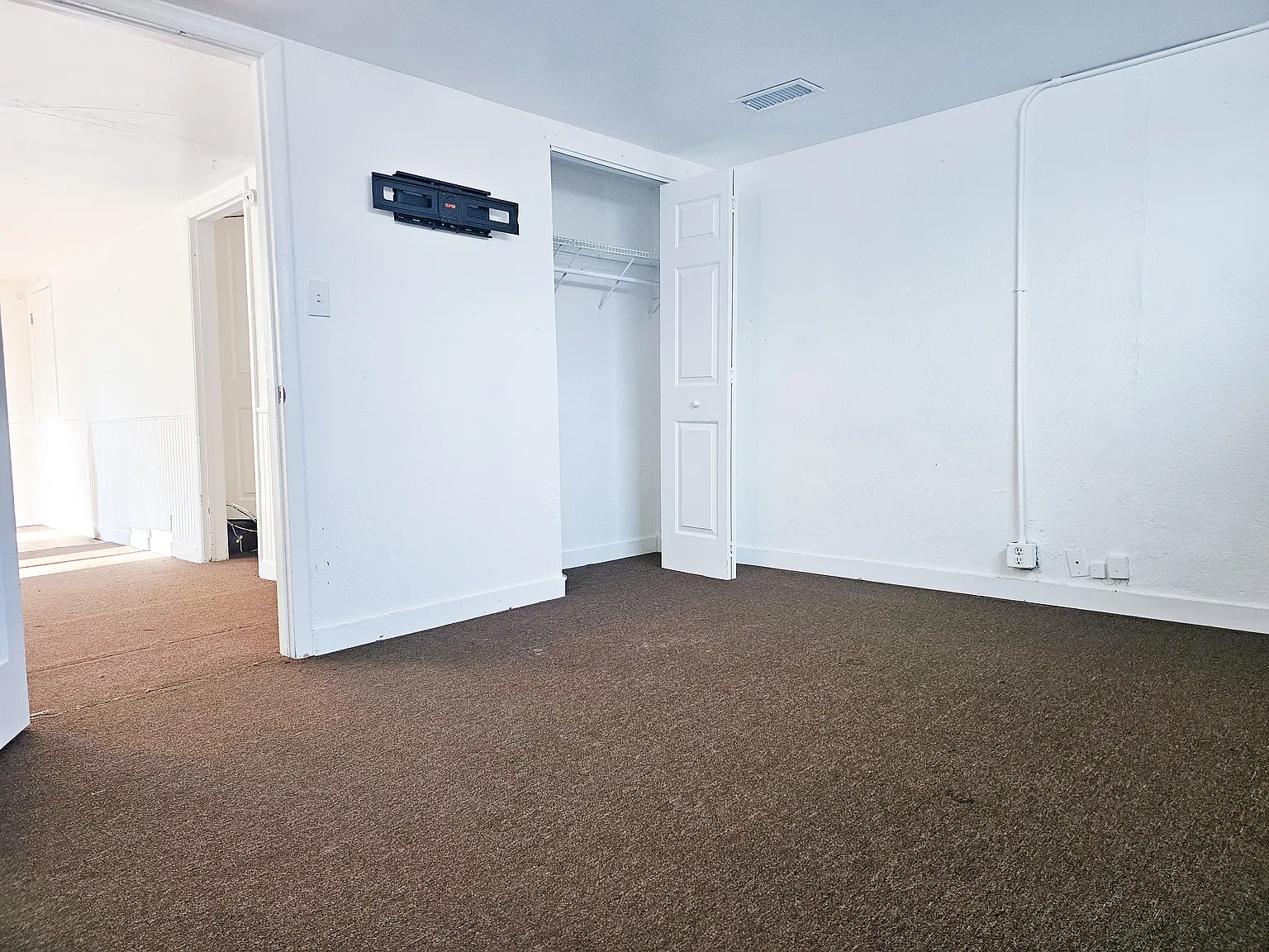 4 bed, 1760 sqft, $1,800 — Photo 3