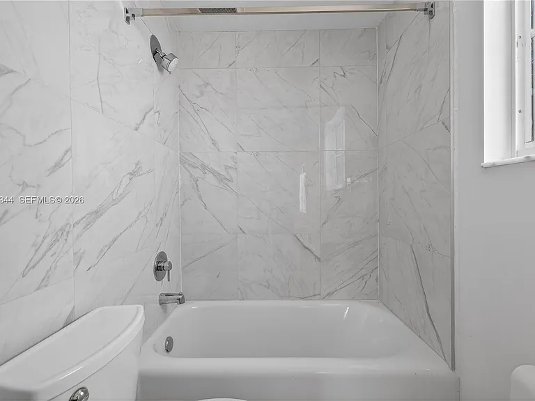 1552 Euclid Ave #4 — Photo 23