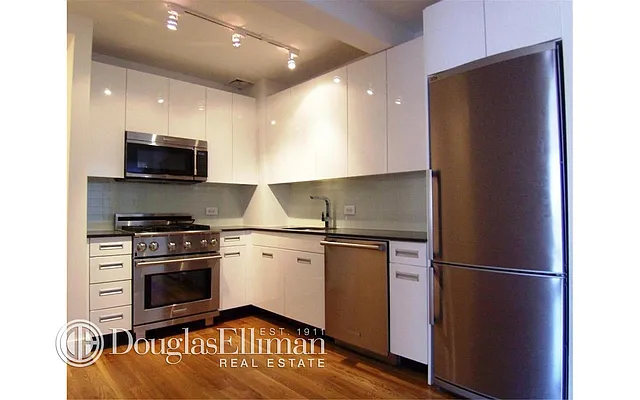 Rented by Douglas Elliman | media 20