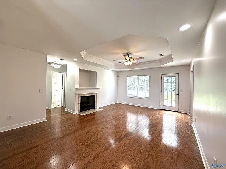 322 Eagle Ridge Dr — Photo 3
