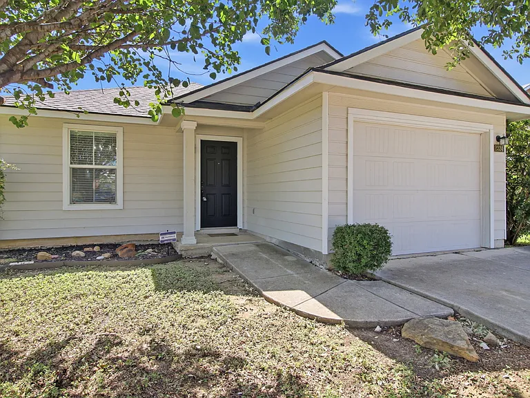 2334 Camberly Vw — Photo 1