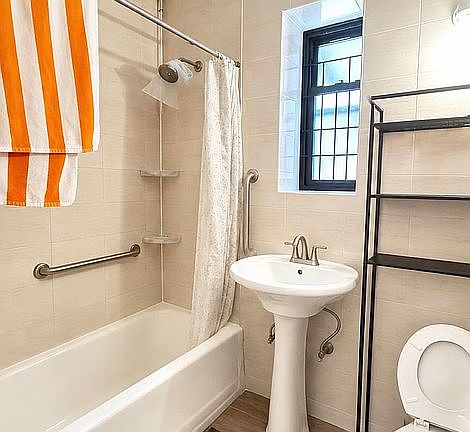 3rd image of 8306 Vietor Ave APT 1O
