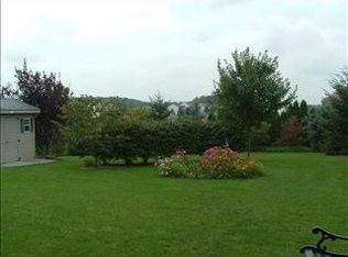 8 Farmington Ln, Elizabethtown, PA 17022