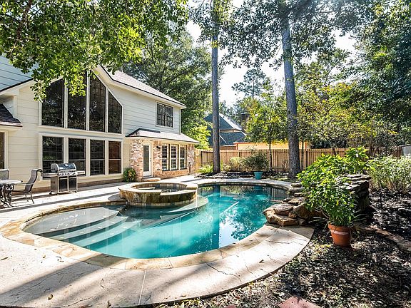4th image of 5002 Middle Falls Dr