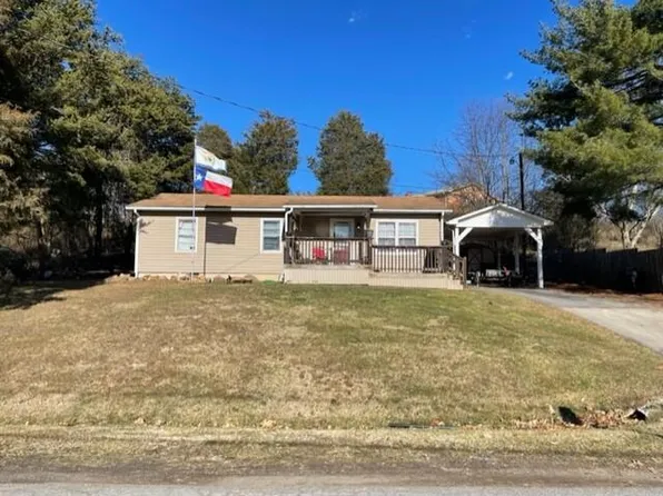 120 Givens St, Peterstown, WV 24963