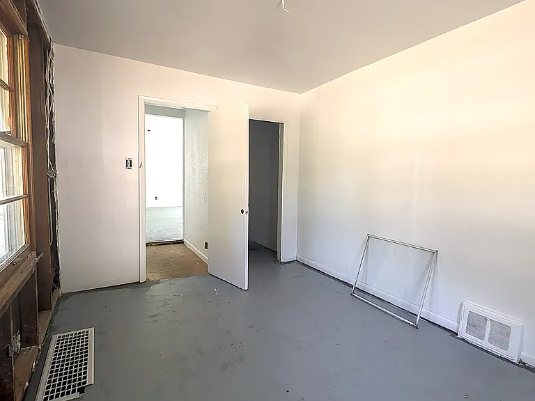 3307 Hoover Ave — Photo 6