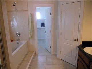 4th image of 5318 Los Arboles Ave