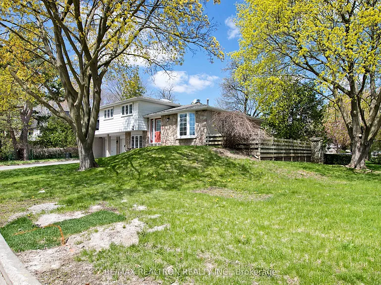 2 Callahan Rd — Photo 18