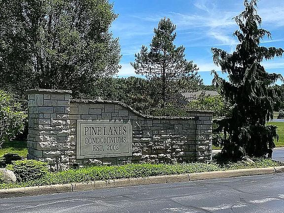 3rd image of 1808 Lake Forest Dr
