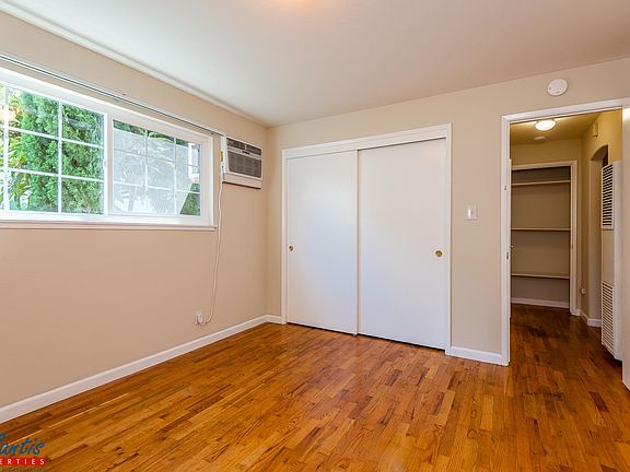 4th image of 2318 Karen Dr APT 3
