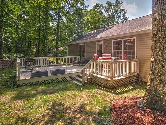 4th image of 130 Meadowview Dr