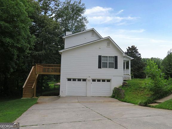 3rd image of 1001 Winston Way NW