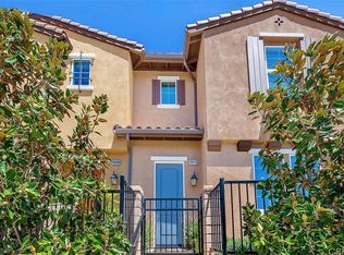 28604 Jardineras, Valencia, CA 91354