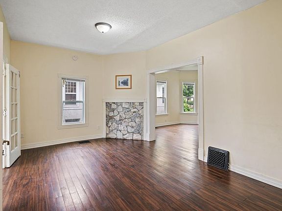 2nd image of 2715 Penn Ave N