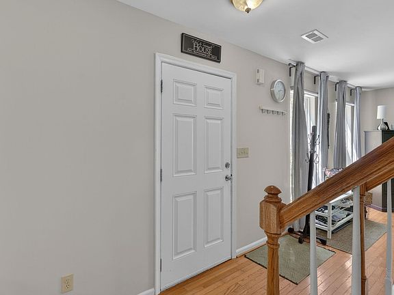 2nd image of 27 Marwood Dr