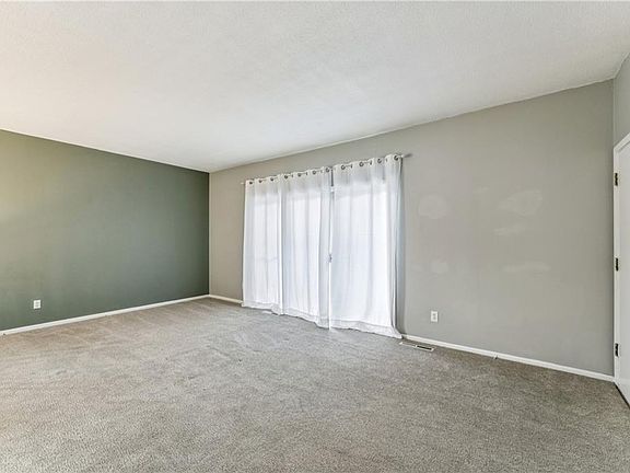 4th image of 419 W 104th St APT B