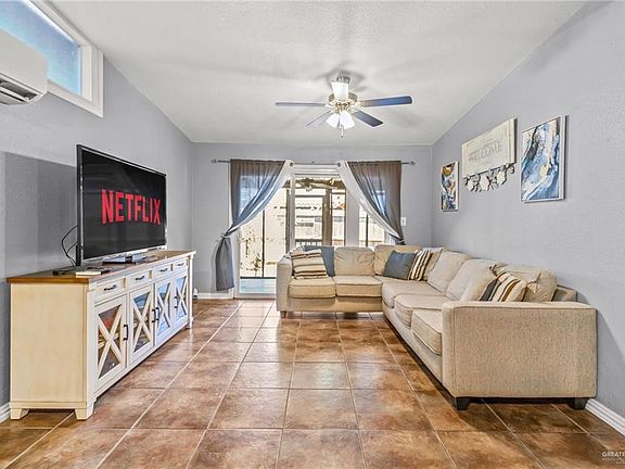 3rd image of 2113 Harvey Dr