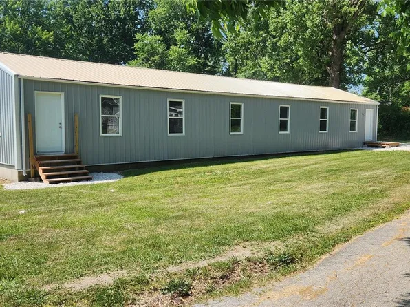 400 Tammy Dr, Elsberry, MO 63343