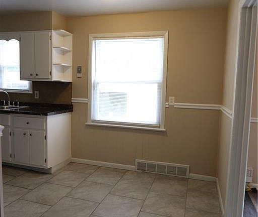 5th image of 144 Gould Ave