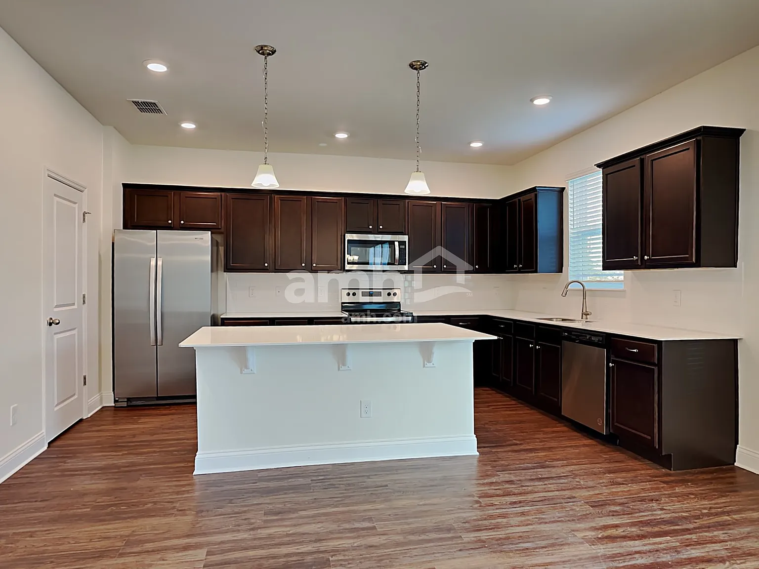4 bed, 2.5 bath, 2449 sqft, $2,925 — Photo 3