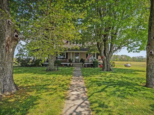 77 McAfee Ln, Morrison, TN 37357