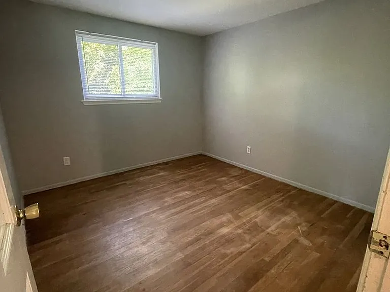 2163 Yorktown Dr — Photo 37