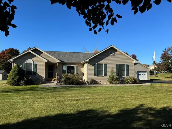 1792 Butz Rd, Breinigsville, PA 18031