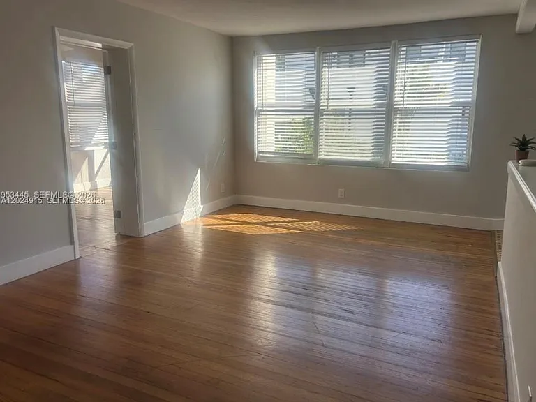 1505 SE 2nd Ct #3 — Photo 2