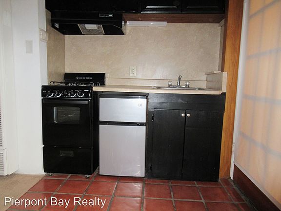 4th image of 1133 Pittsfield Ln