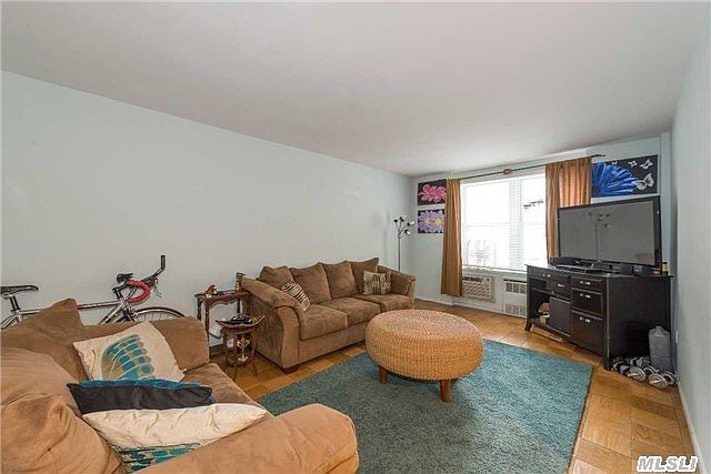 1st image of 410 E Broadway APT 2R