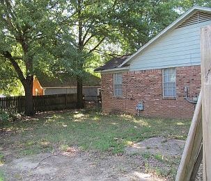 2nd image of 1085 Whitten Rd