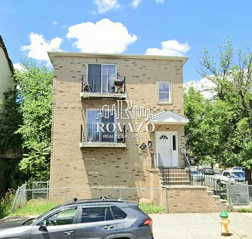 961 Bergen St Photo 1