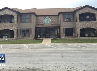 111 N Cedar St APT 2C, Lexington, IL 61753