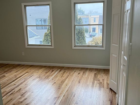 5th image of 1523 48th St APT 1