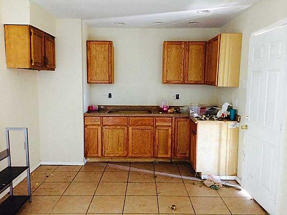 3rd image of 617 Hunterbrook Dr