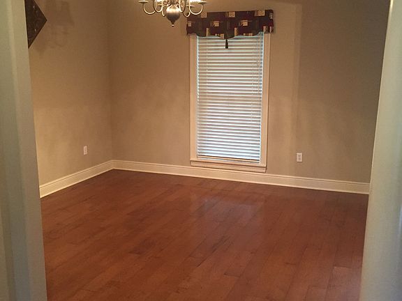 2nd image of 5005 Laura Ln