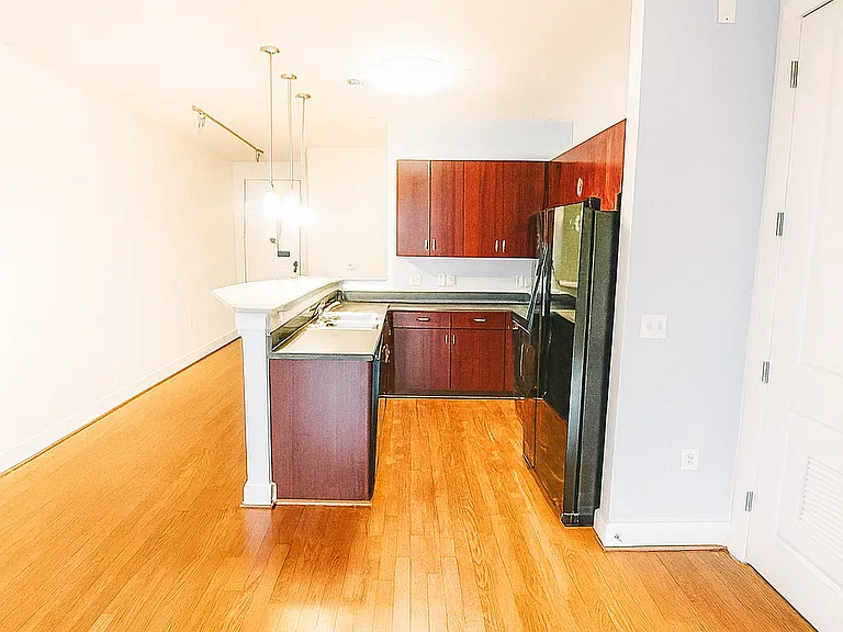 1101 W 1st St #3 — Photo 10