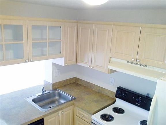 4th image of 9350 Fontainebleau Blvd APT 613