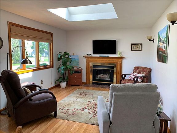3rd image of 11 Bradford Ave