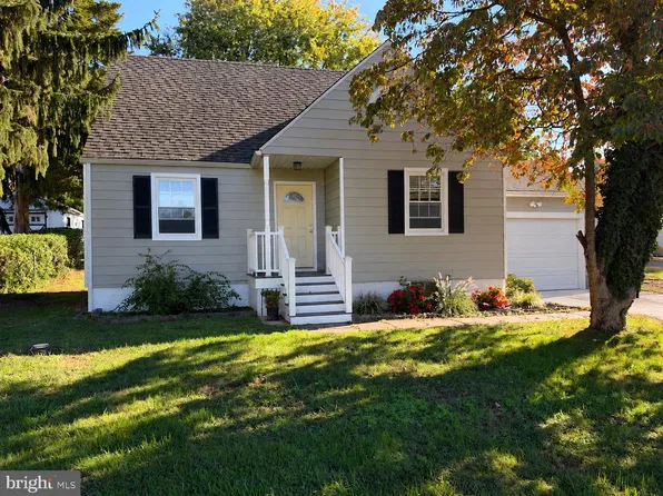 241 Smalleys Dam Rd, Newark, DE 19702