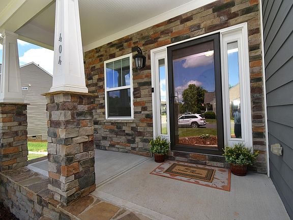 3rd image of 404 Blue Lake Dr