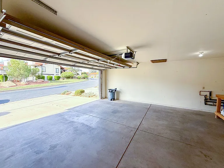 300 W 2025 S #11 — Photo 3