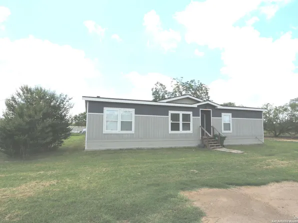 7510 Pittman Road, Adkins, TX 78101
