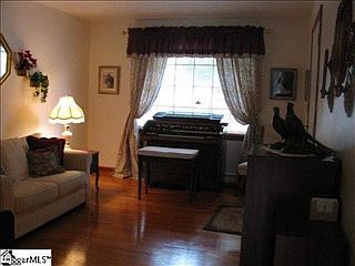 2nd image of 32 Pittman Cir
