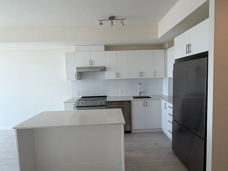 27 Korda Gate #1408 — Photo 10