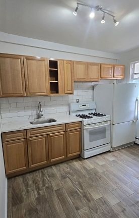 4th image of 24 Doremus St