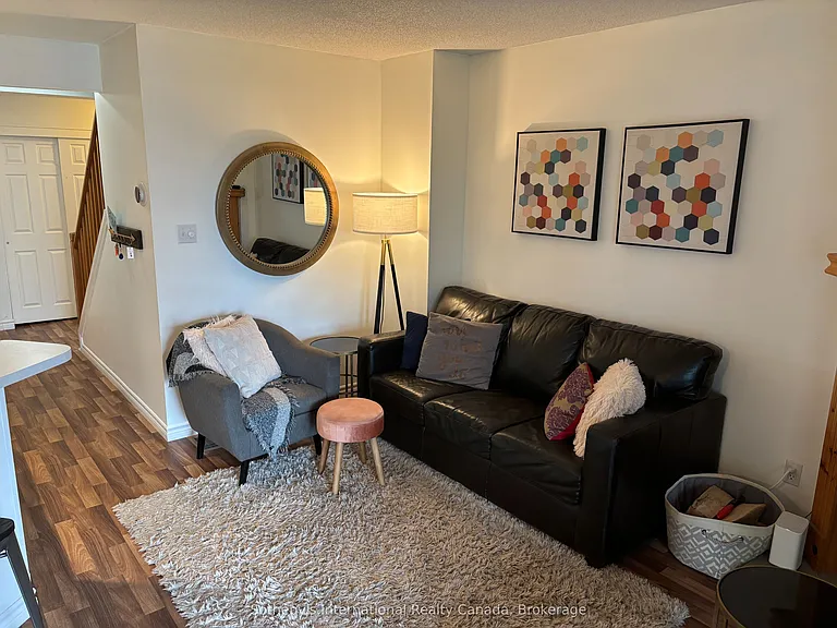 146 Settlers Way #32 — Photo 8