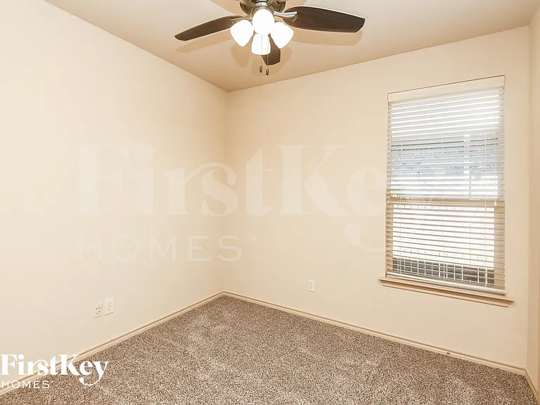 1013 Jodie Dr — Photo 12